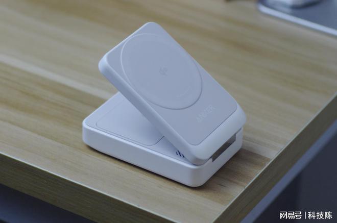 iphone充电不关闭屏幕_苹果充电亮屏关闭方法_苹果充电关屏幕咋显示充电中