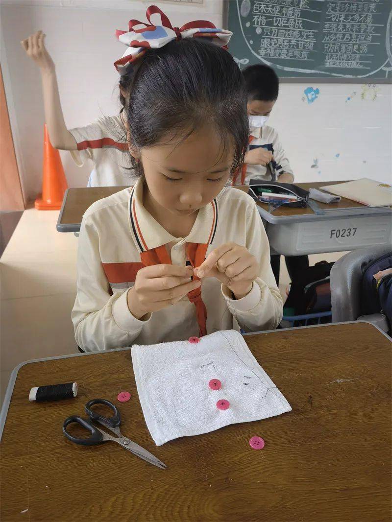 小跳蛙歌词_小跳蛙简谱_小跳蛙