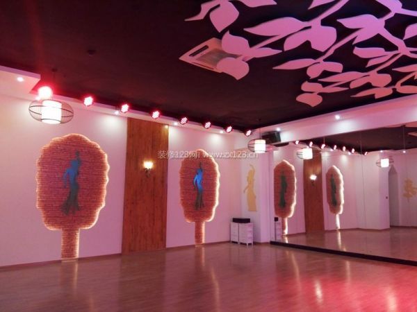 跳舞透明衣服怎么搭配_透明跳舞衣服_跳舞透明衣服叫什么